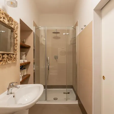 Santa Tecla Living Govone42 شقة *